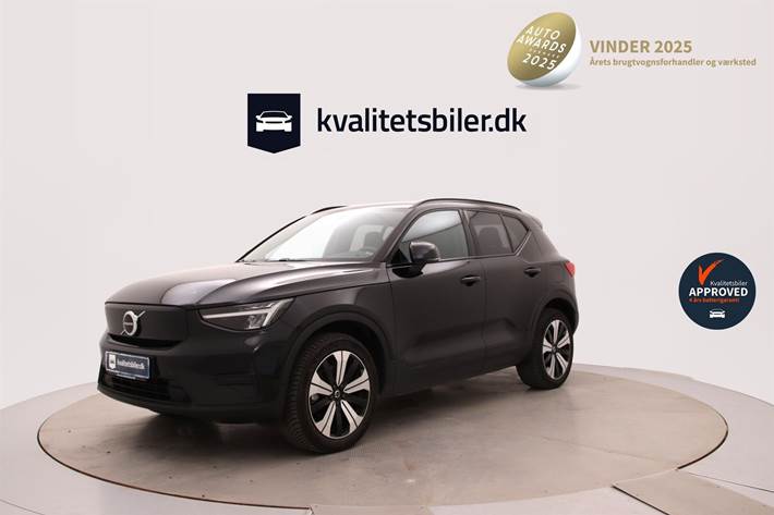 Sort Volvo XC40 fra 2023 set udefra