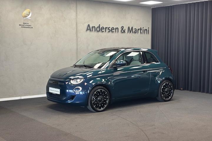 Grøn Fiat 500e fra 2023