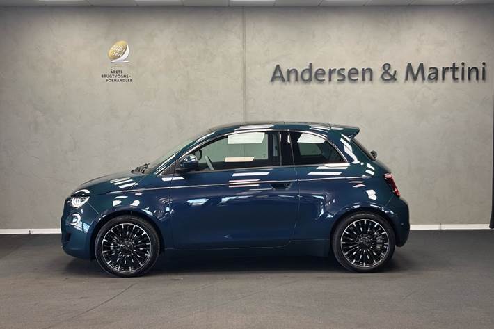 Grøn Fiat 500e fra 2023