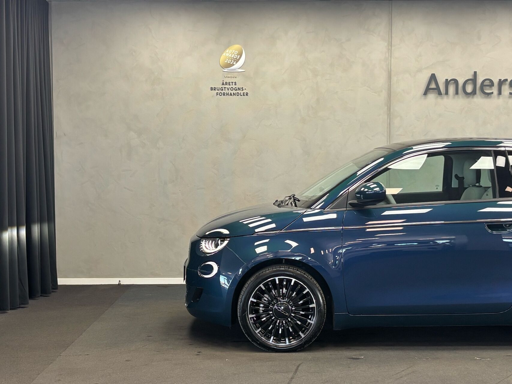 Grøn Fiat 500e fra 2023