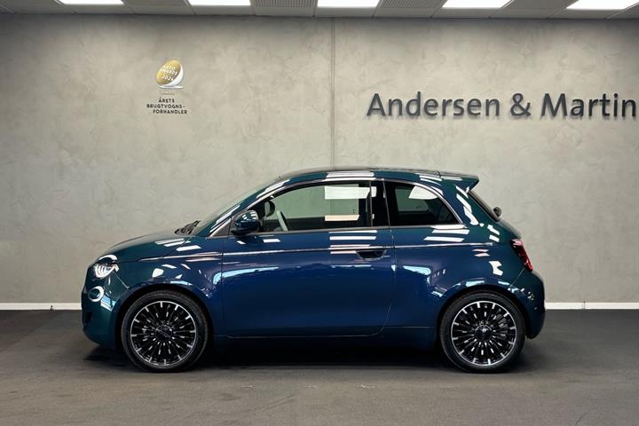 Grøn Fiat 500e fra 2023