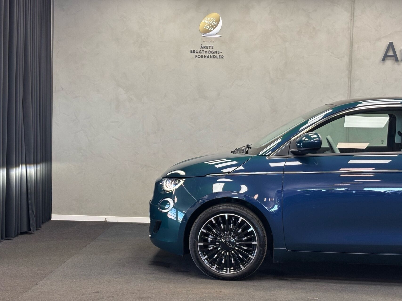 Grøn Fiat 500e fra 2023