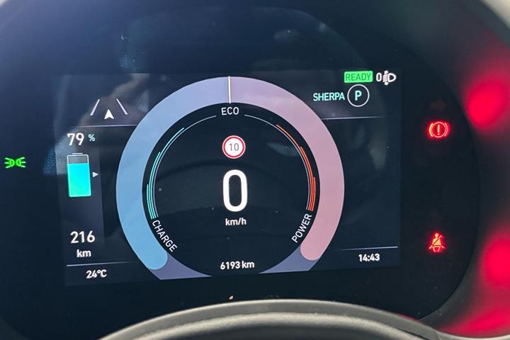 Grøn Fiat 500e fra 2023