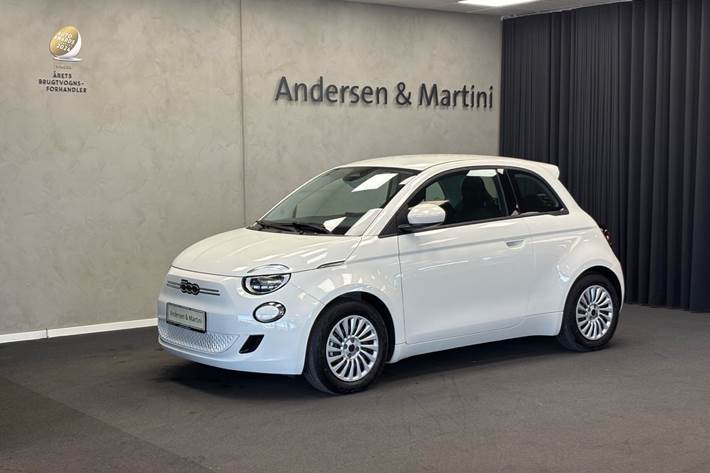 Hvid Fiat 500e fra 2023