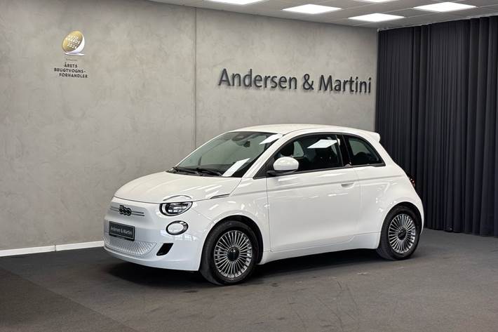 Rød Fiat 500e fra 2023
