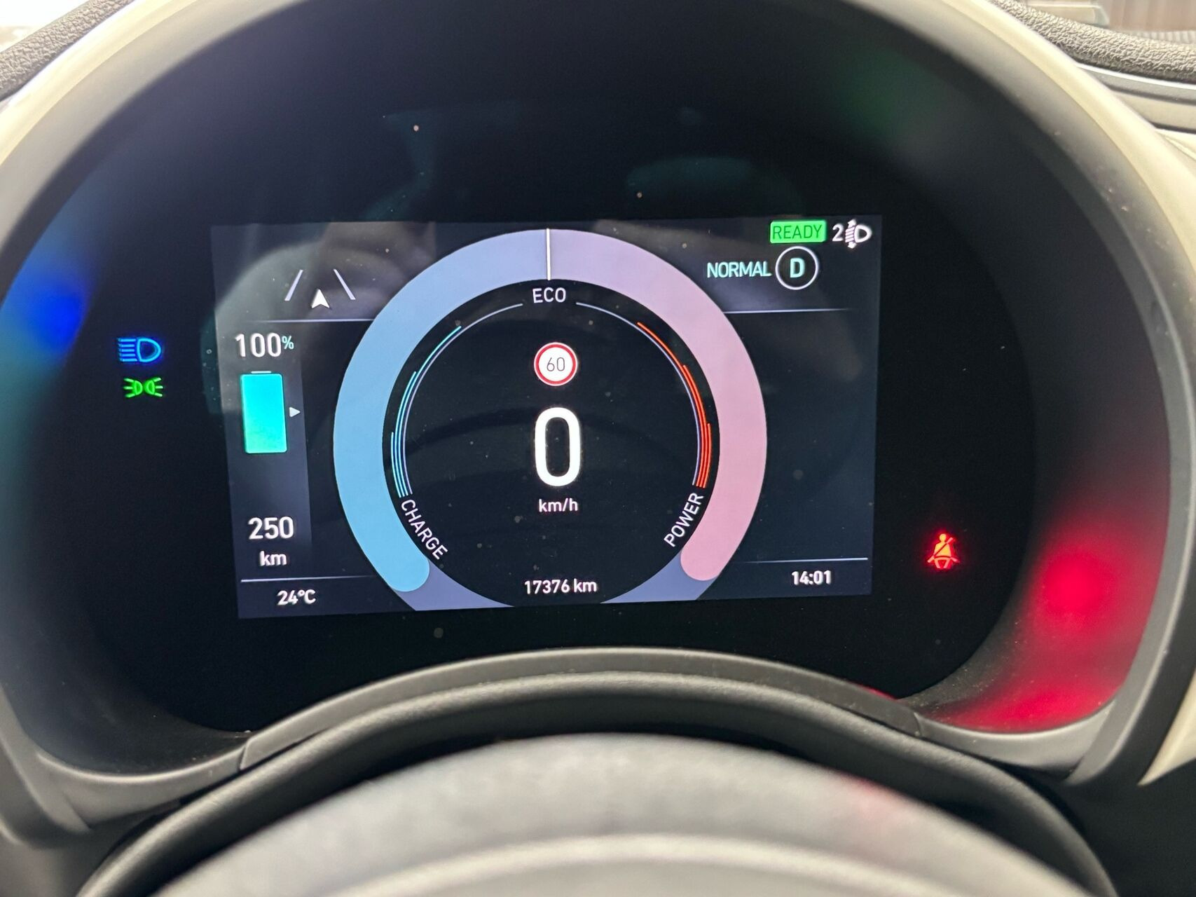 Rød Fiat 500e fra 2023