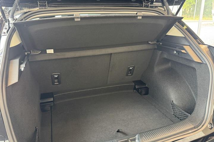 Sort MG MG4 Electric fra 2025