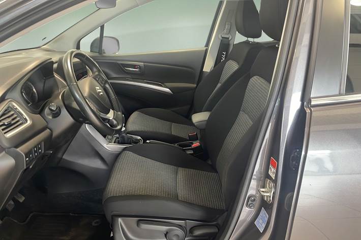 Sort Suzuki S-Cross fra 2022
