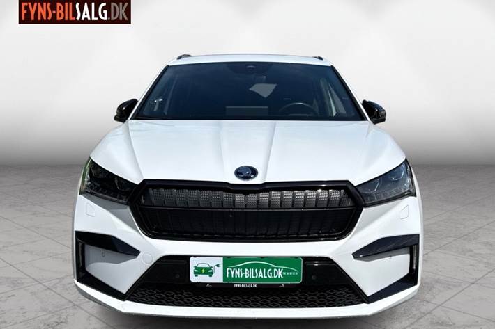 Hvid Skoda Enyaq fra 2023
