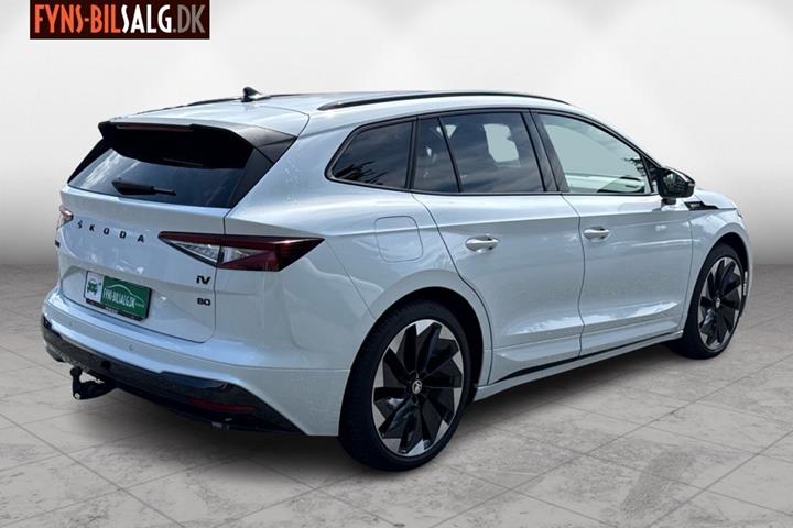 Hvid Skoda Enyaq fra 2023