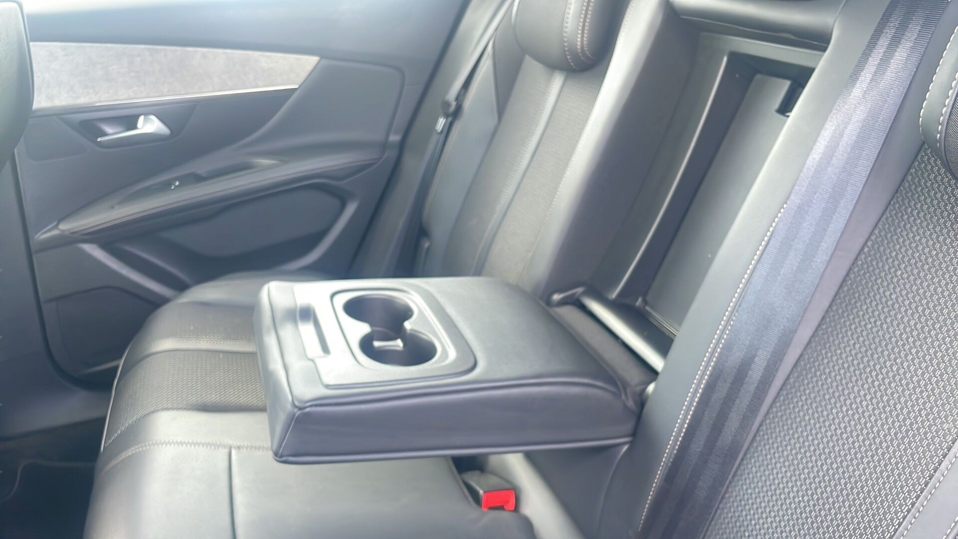Sort Peugeot 3008 fra 2022
