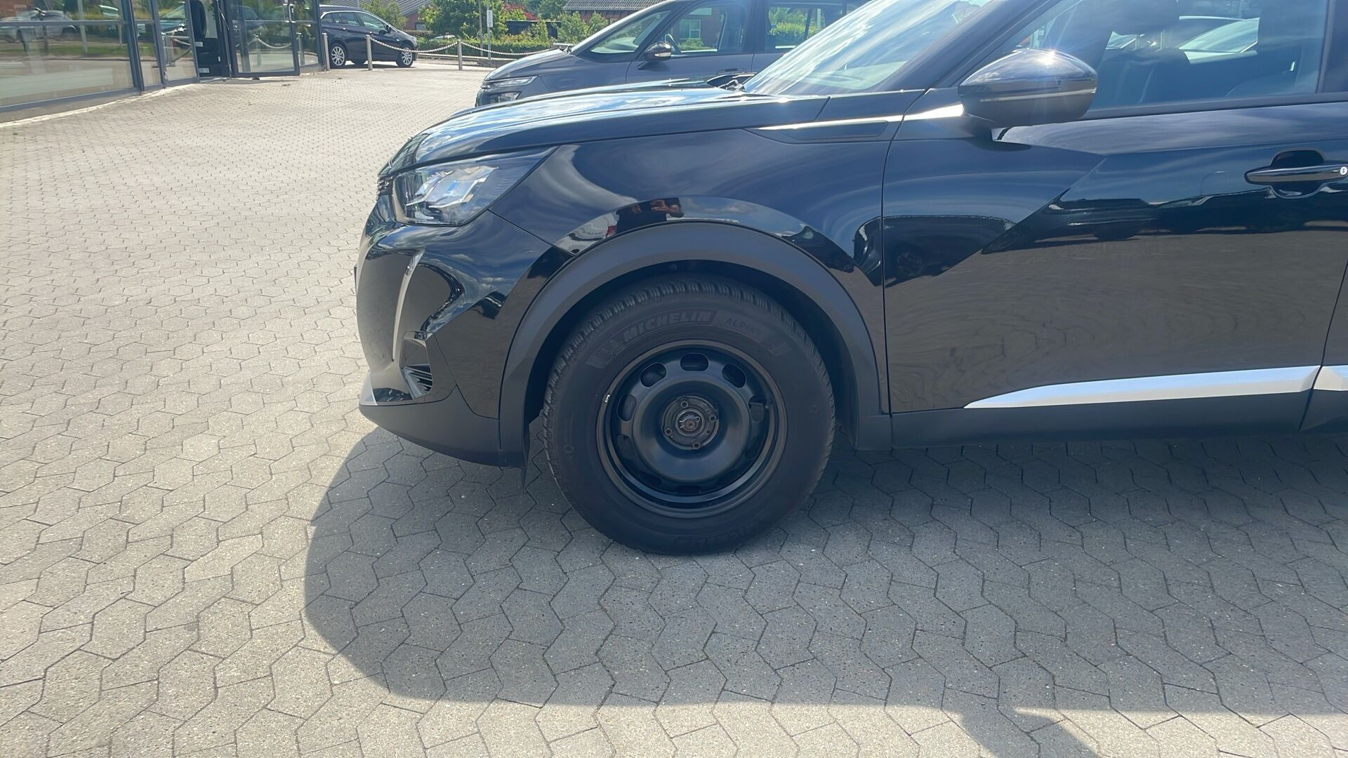 Sort Peugeot 2008 fra 2022