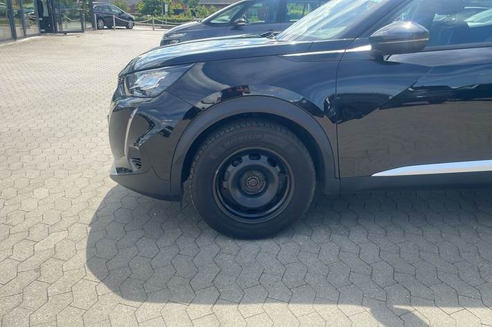 Sort Peugeot 2008 fra 2022
