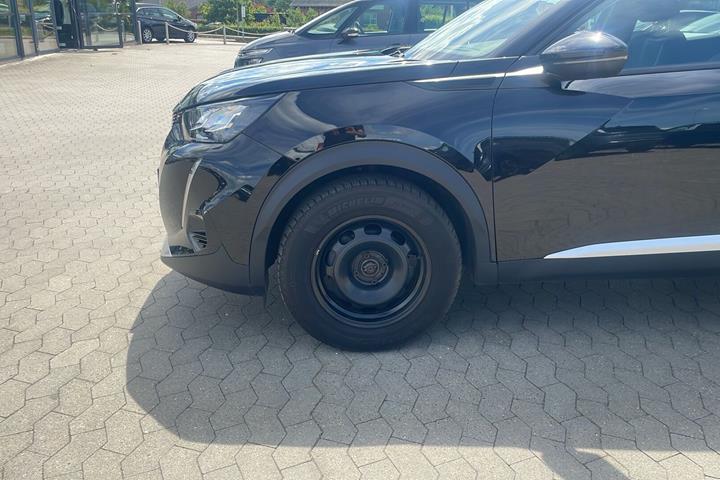 Sort Peugeot 2008 fra 2022