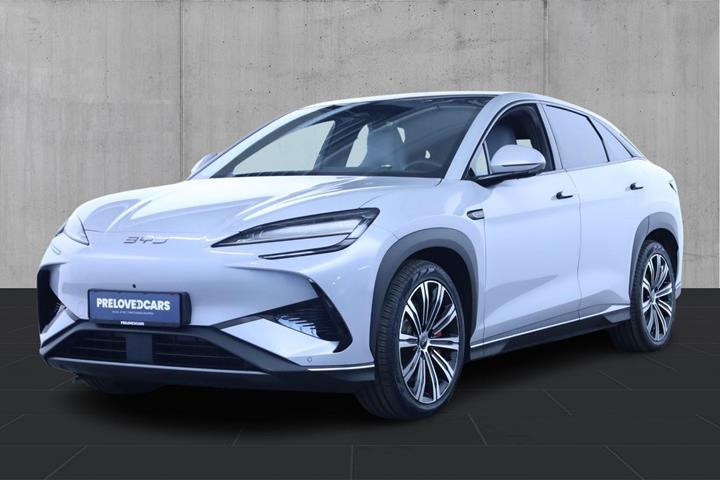 Grå BYD Sealion 7 fra 2024 set udefra
