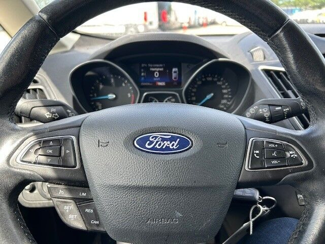 Grå Ford Grand C-Max fra 2017
