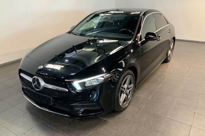Sort Mercedes A250 e fra 2021 set udefra