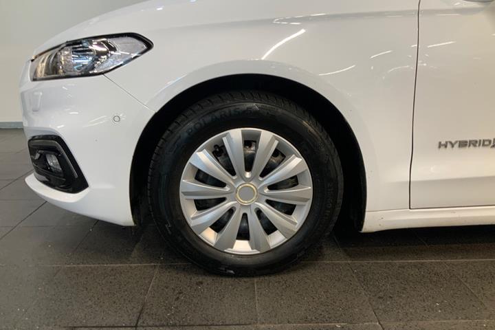 Hvid Ford Mondeo fra 2019