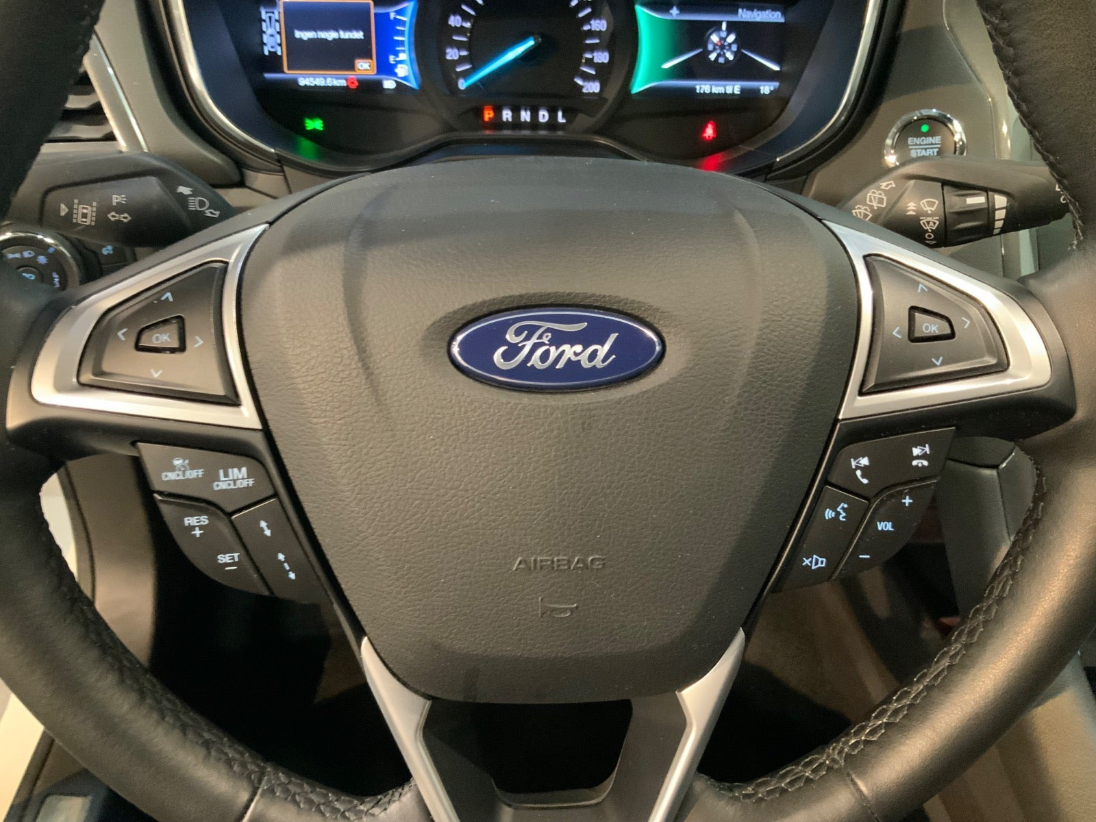 Hvid Ford Mondeo fra 2019