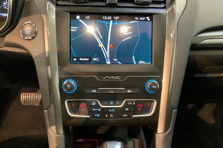 Hvid Ford Mondeo fra 2019
