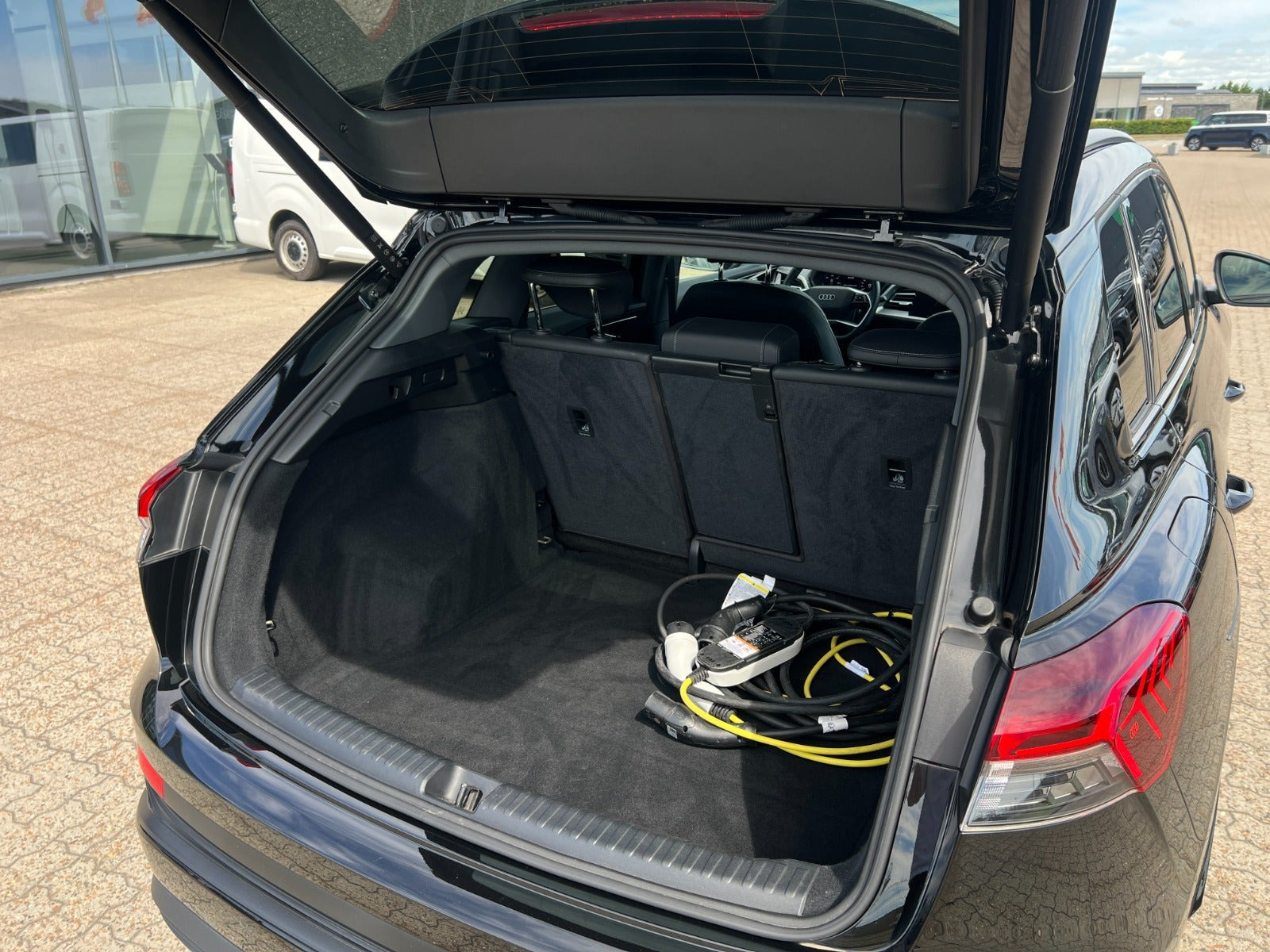 Sort Audi Q4 e-tron fra 2024