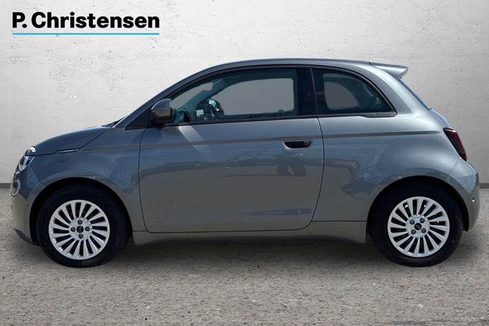 Grå Fiat 500e fra 2023