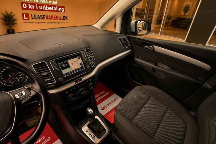 Hvid VW Sharan fra 2020