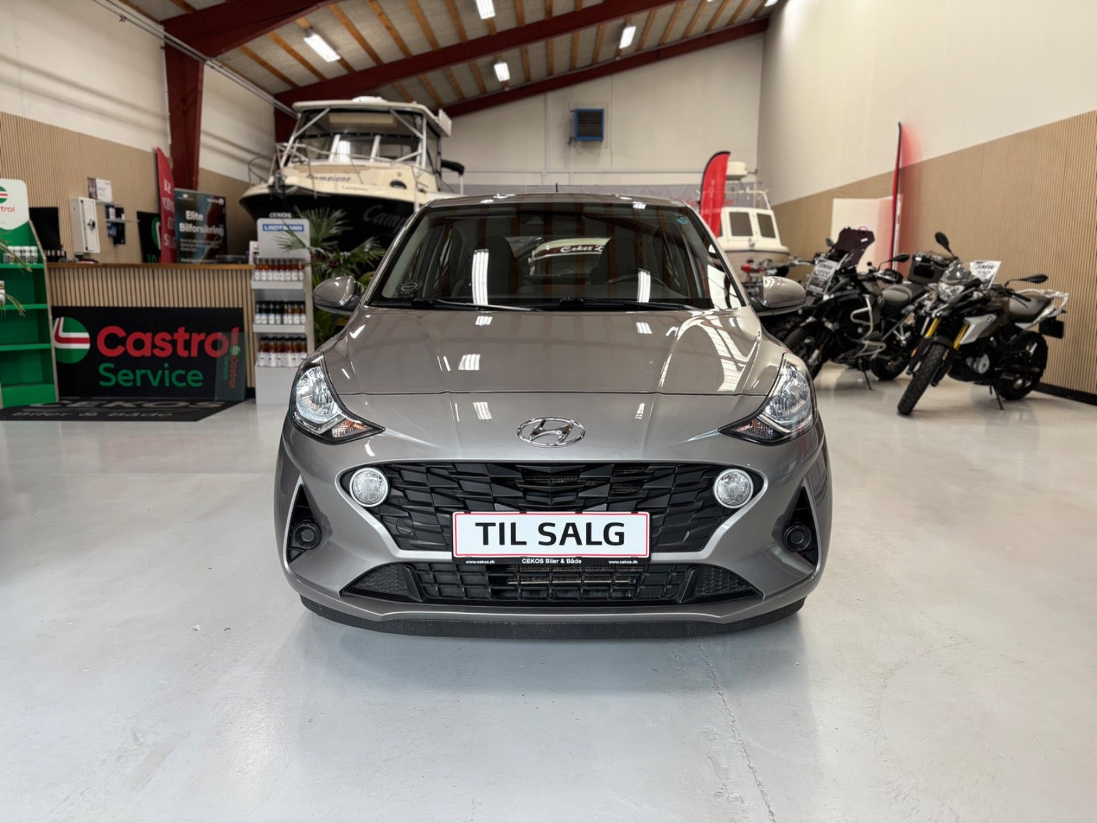 Sølv Hyundai i10 fra 2022