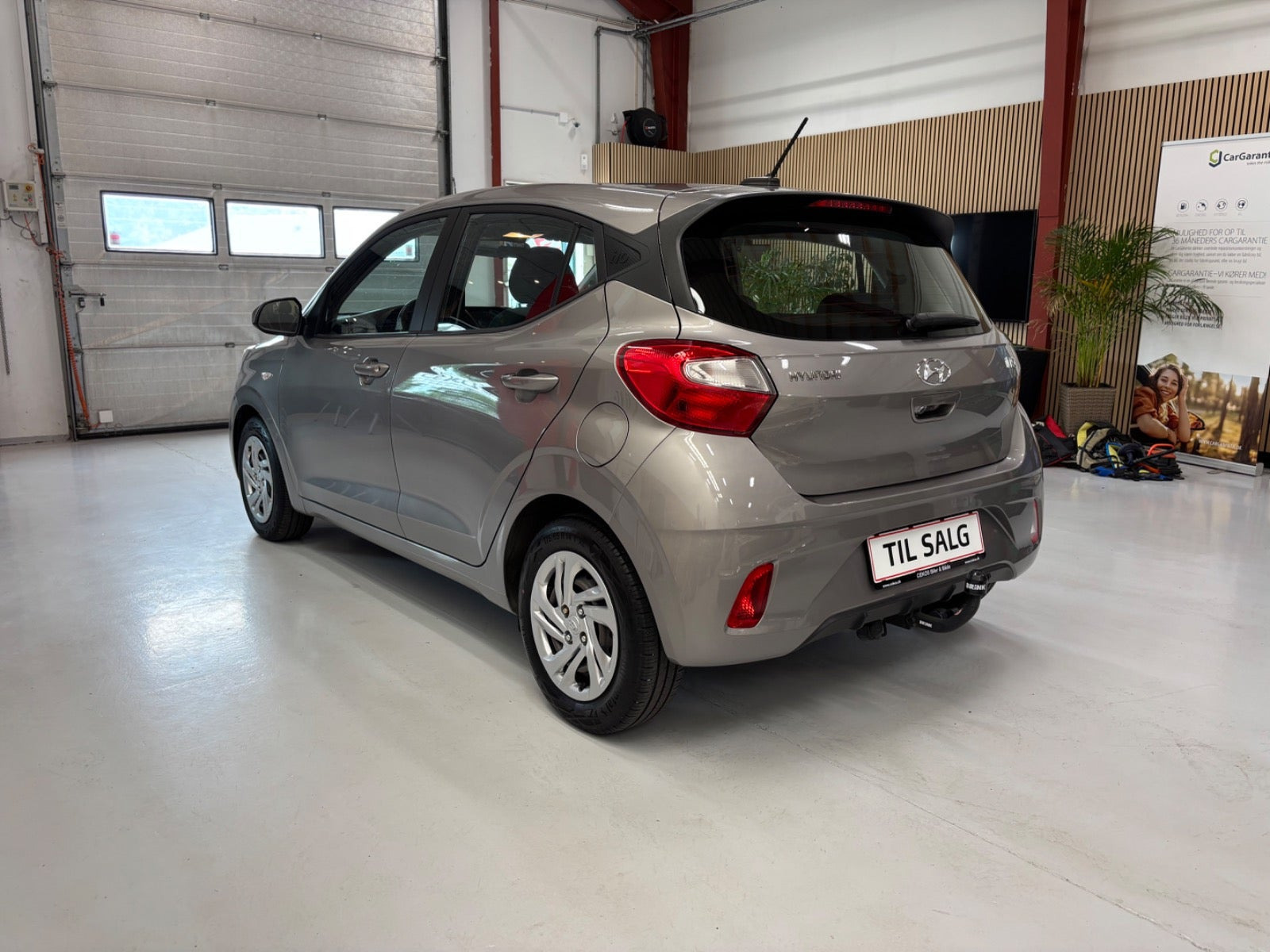 Sølv Hyundai i10 fra 2022