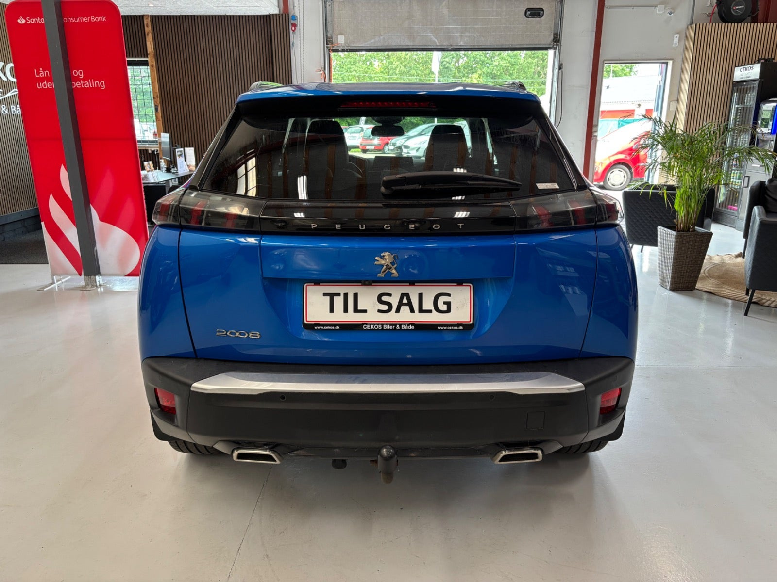 Blå Peugeot 2008 fra 2021