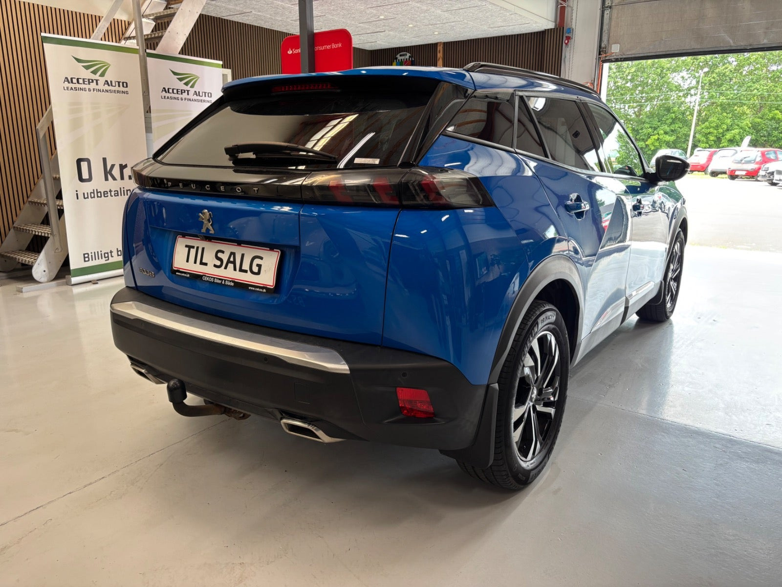 Blå Peugeot 2008 fra 2021