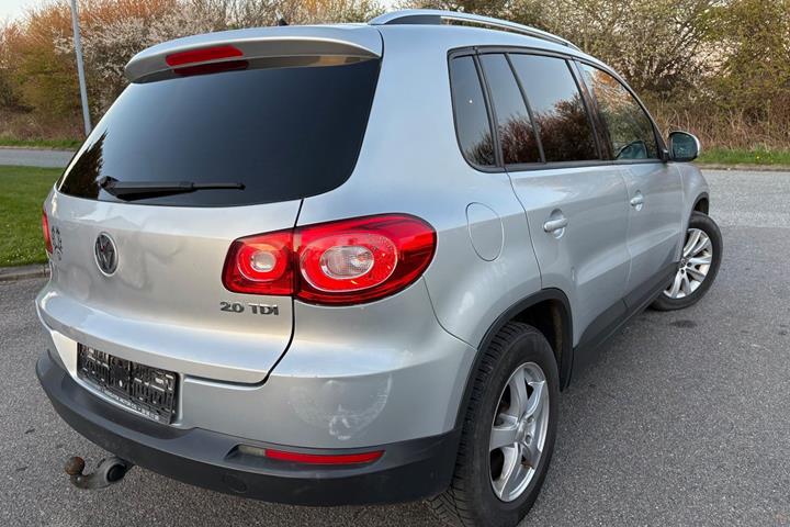 Sølv VW Tiguan fra 2010