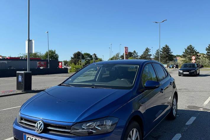 Blå VW Polo fra 2020