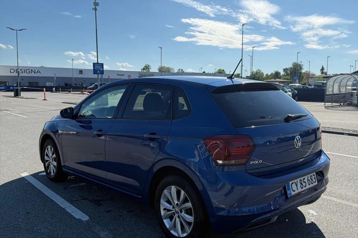 Blå VW Polo fra 2020