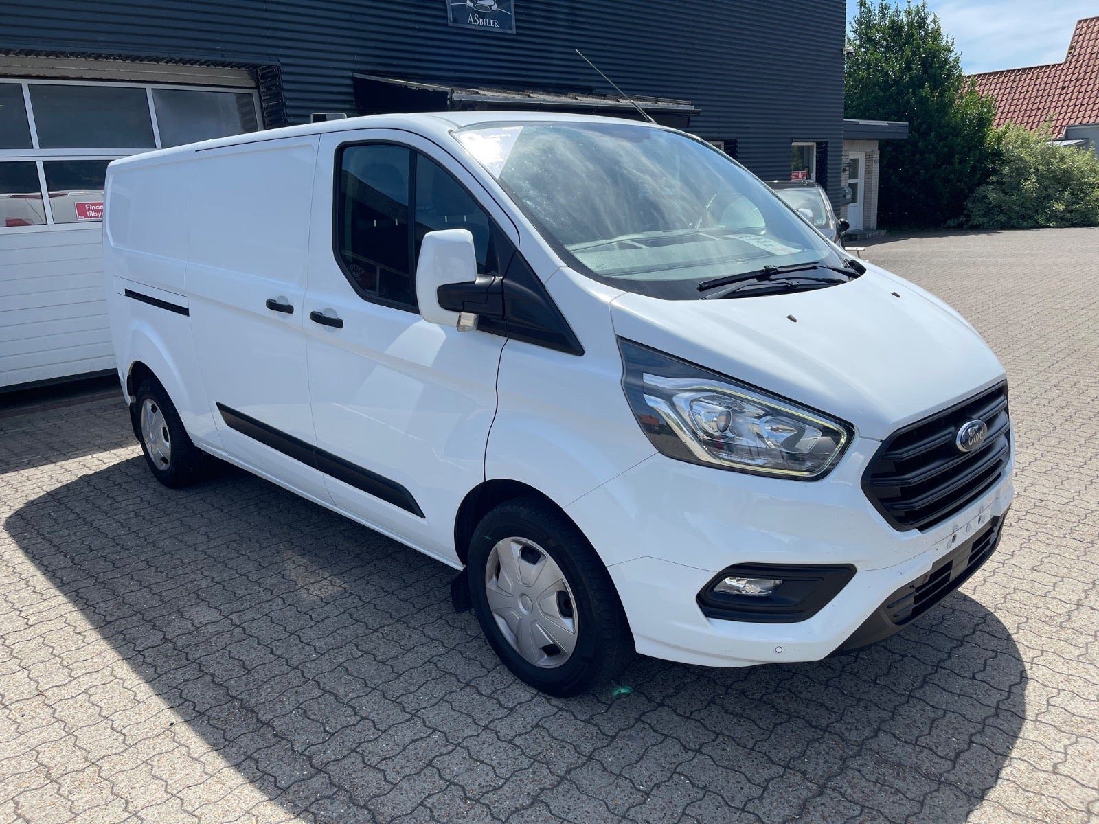 Hvid Ford Transit Custom 320 L2 fra 2018
