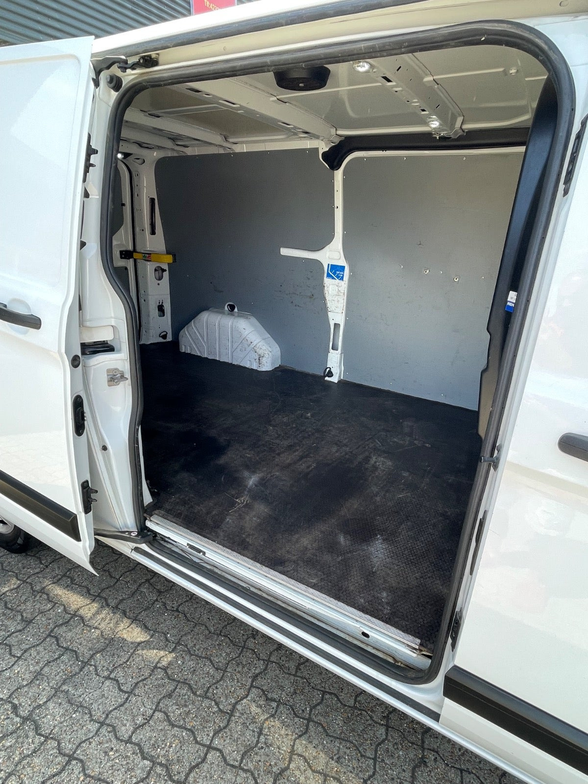 Hvid Ford Transit Custom 320 L2 fra 2018