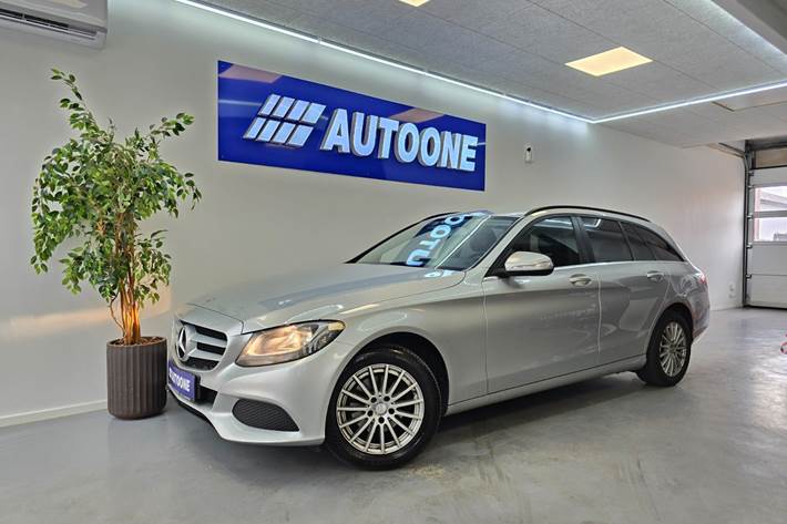 Sølv Mercedes C200 fra 2015