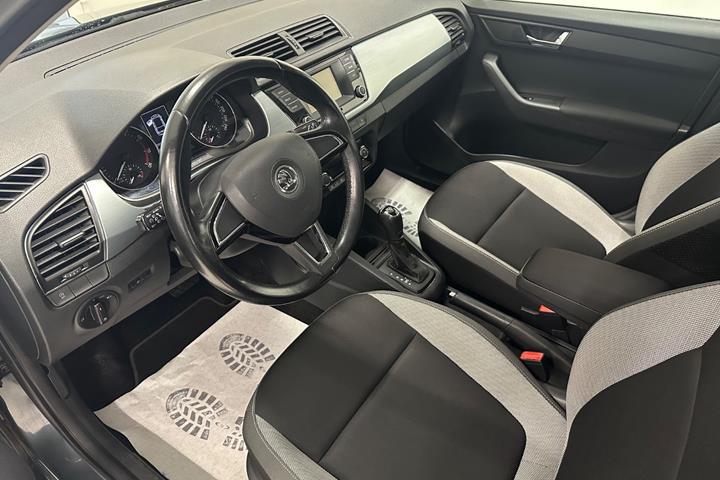 Sølv Skoda Fabia fra 2017