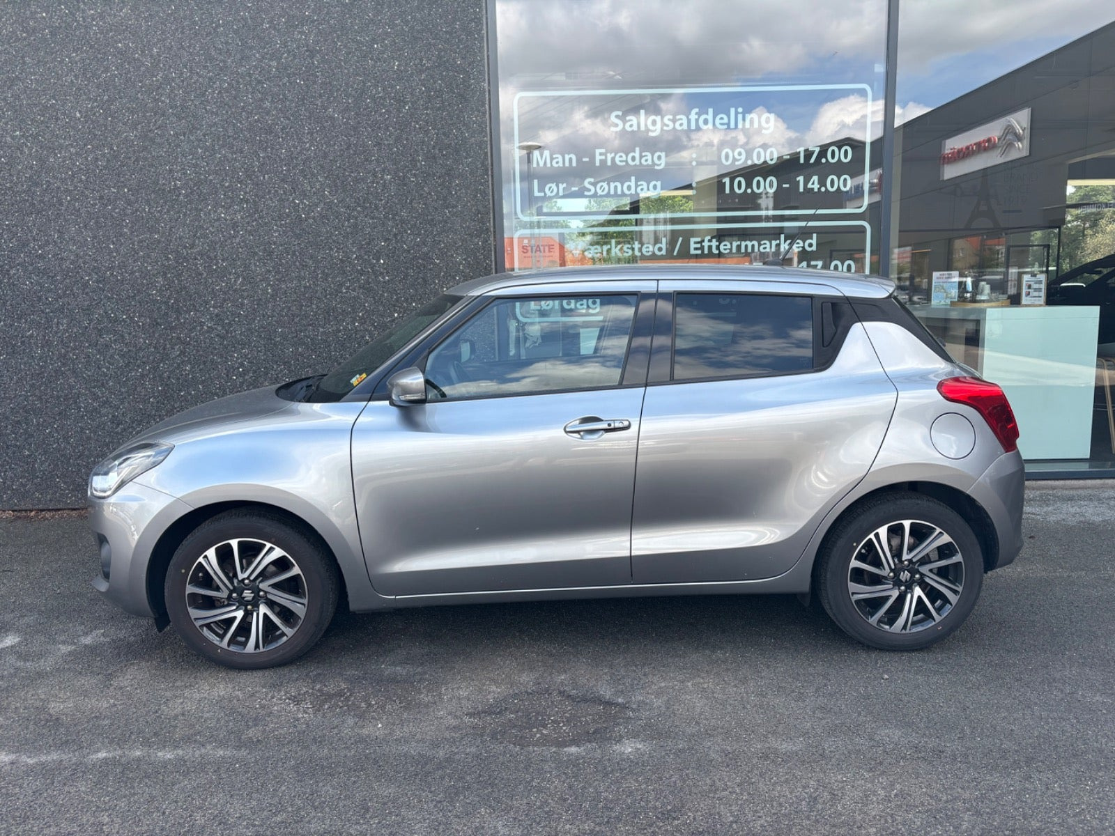 Sort Suzuki Swift fra 2020
