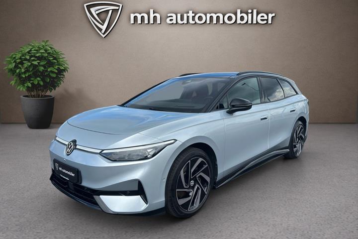 Sølv VW ID.7 fra 2025 set udefra