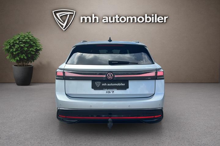 Sølv VW ID.7 fra 2025