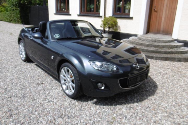 Grå Mazda MX-5 fra 2009