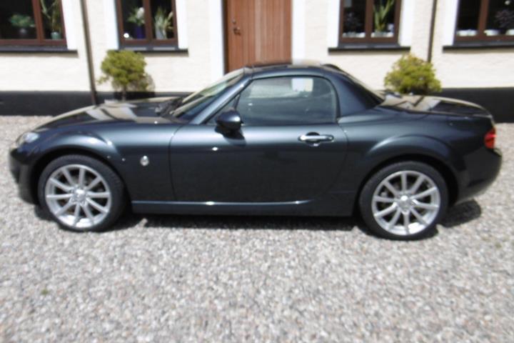 Grå Mazda MX-5 fra 2009