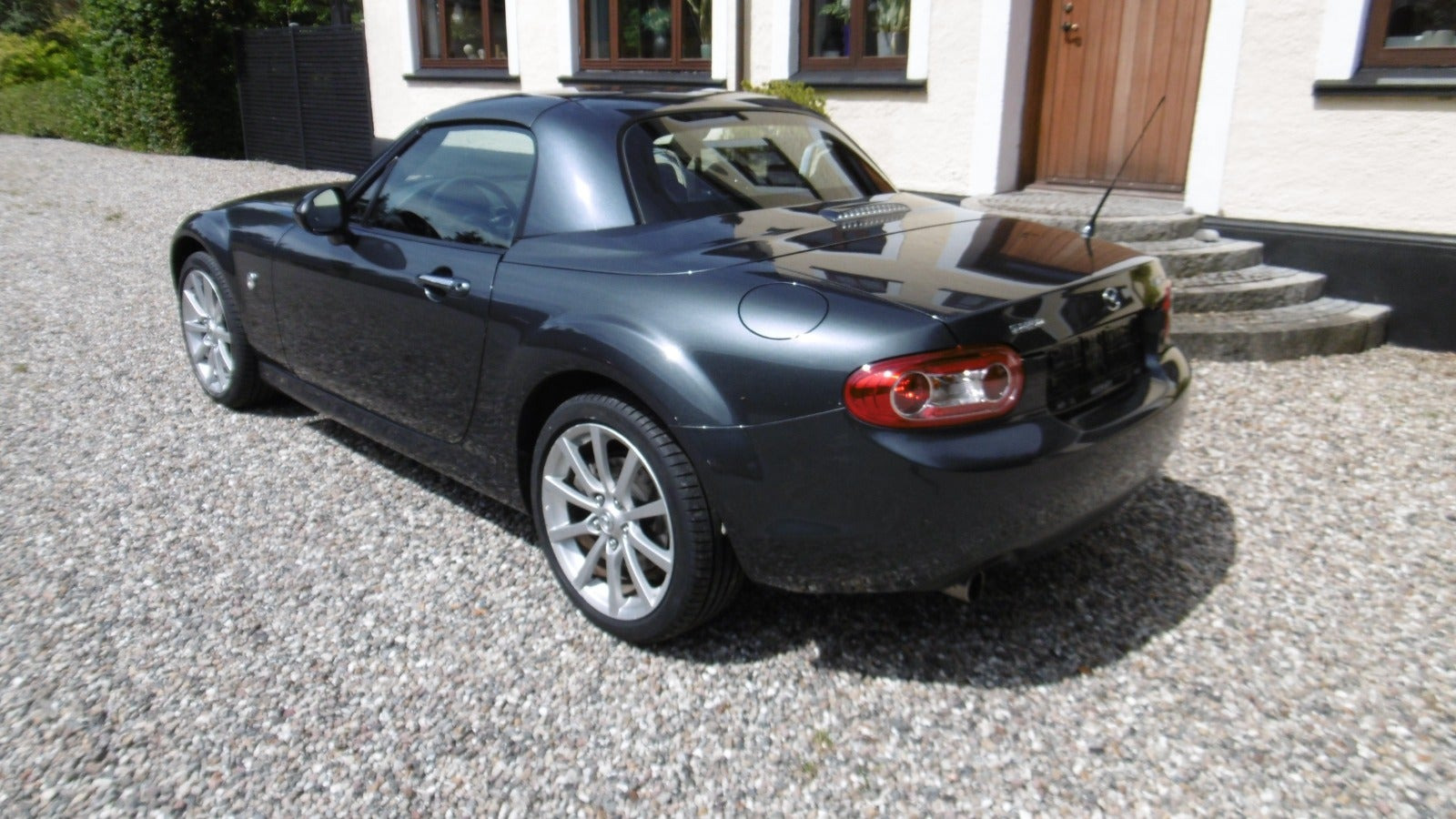 Grå Mazda MX-5 fra 2009