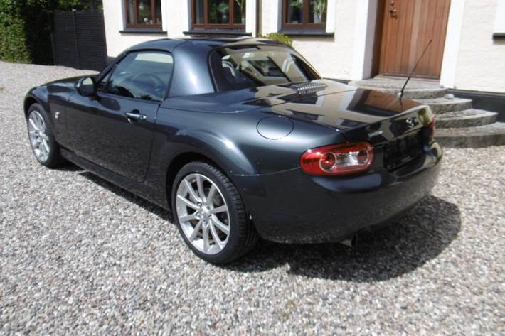 Grå Mazda MX-5 fra 2009