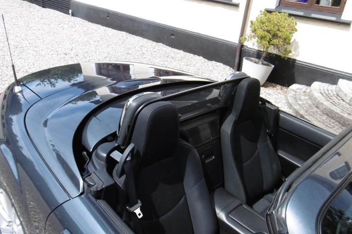 Grå Mazda MX-5 fra 2009