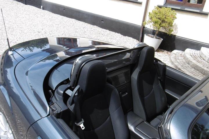 Grå Mazda MX-5 fra 2009