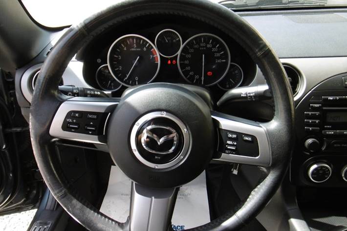 Grå Mazda MX-5 fra 2009