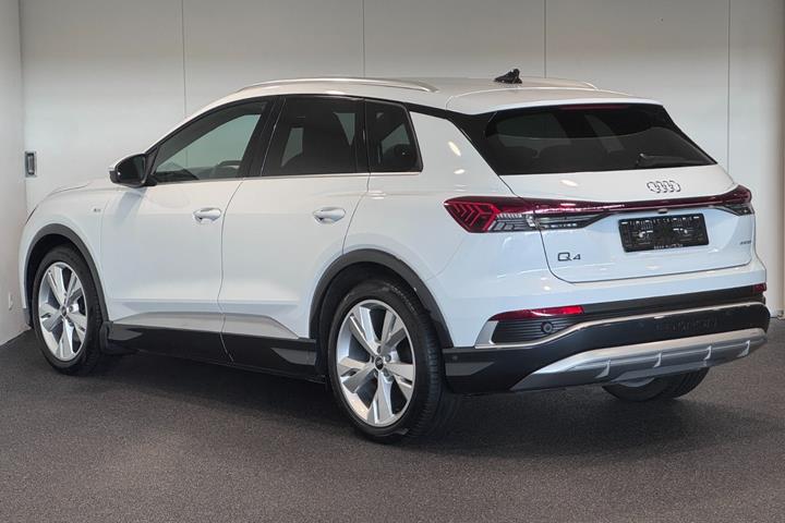 Hvid Audi Q4 e-tron fra 2023