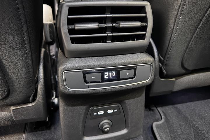 Hvid Audi Q4 e-tron fra 2023